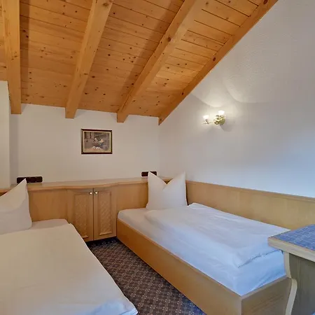 Landhaus Kostenzer Holiday home Fuegen