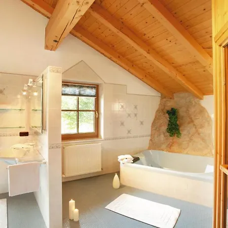 Kostenzer Mit Sauna Feriehus