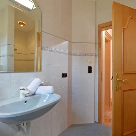 Kostenzer Mit Sauna Feriehus Fügen